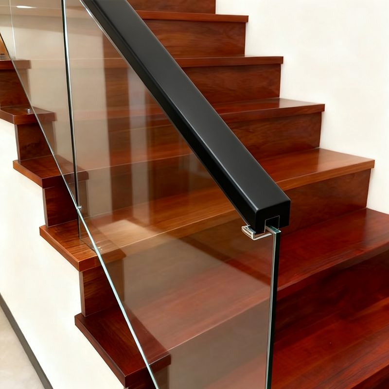 Tay vịn cầu thang bằng gỗ nguyên khối (Sơn lót và sơn) -Munich 1 1/6' x 1 1/6'