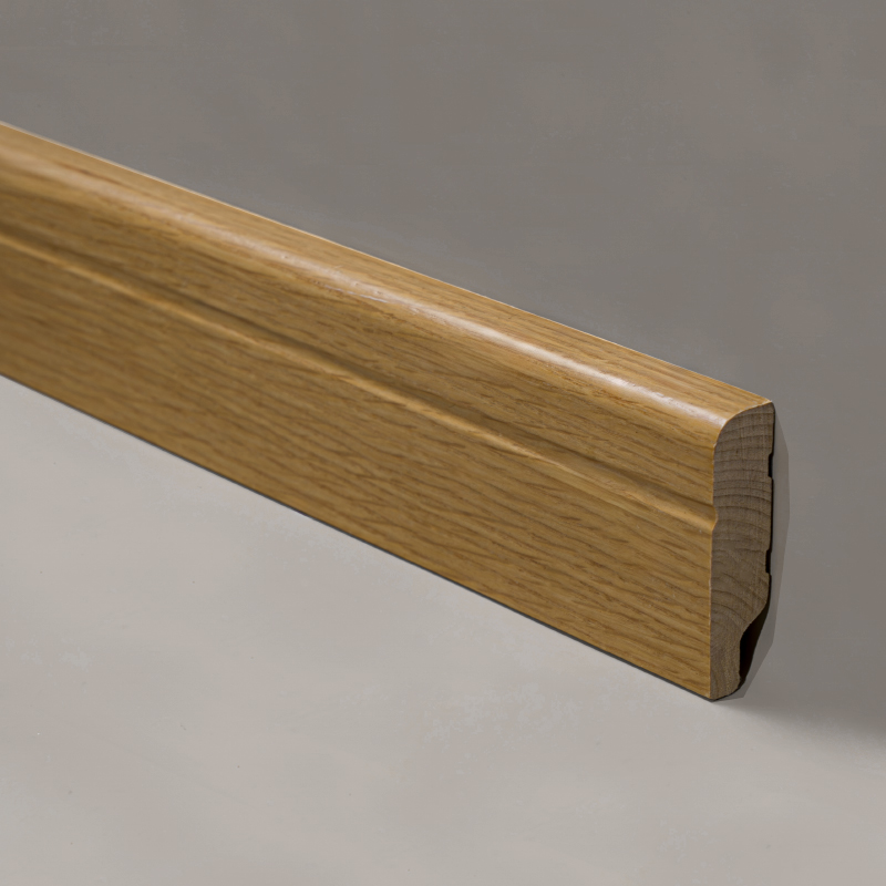 Ván chân tường bằng gỗ nguyên khối (Bọc Veneer Sồi Trắng + Sơn) - Màu Sồi Tự Nhiên 1/2' x 2 3/8'